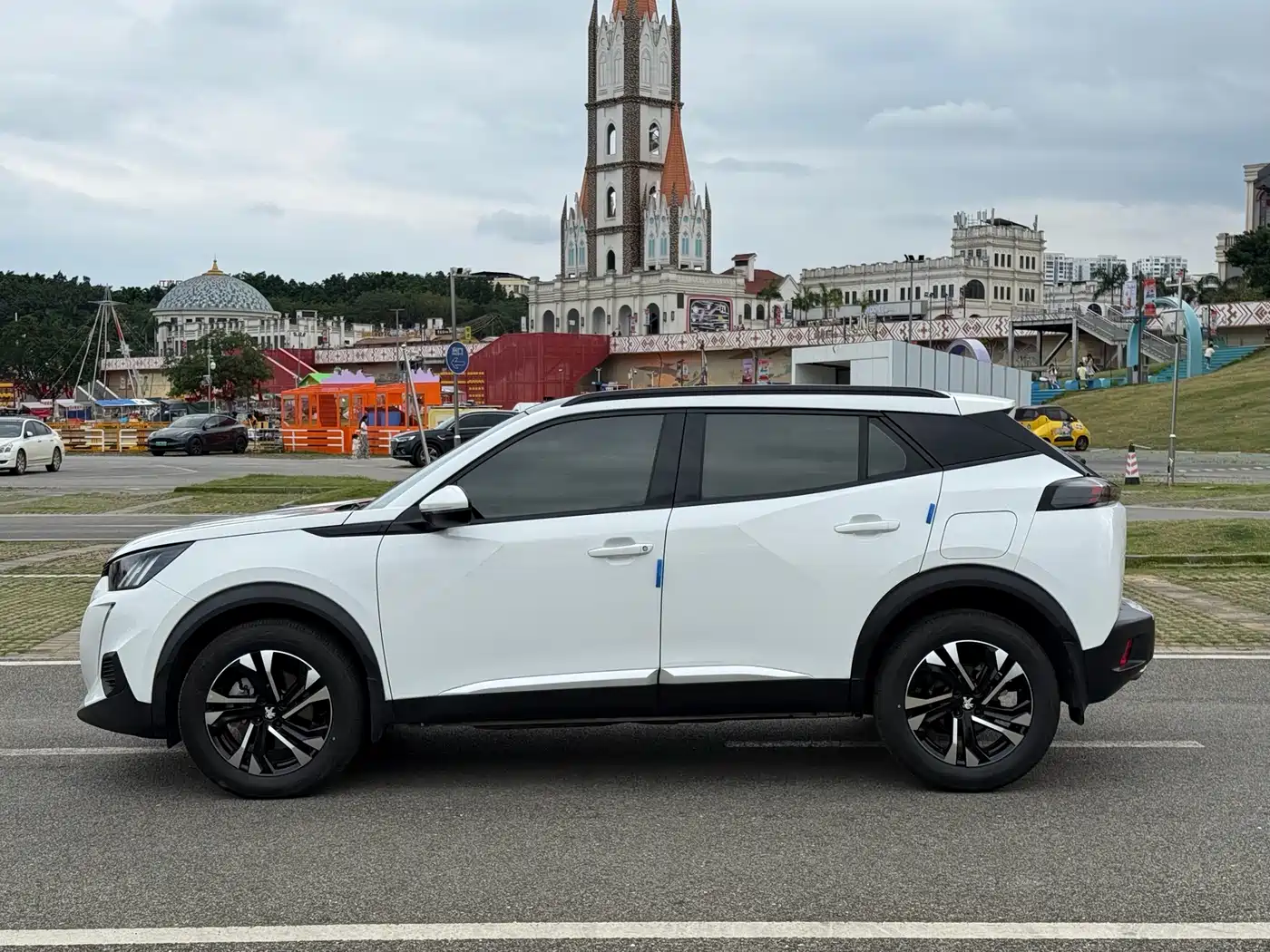 Peugeot 2008 2022 230THP THE ONE фото 3