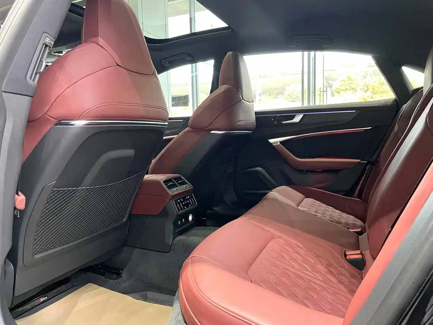 Audi A7L 2023 55 TFSI quattro S-line Black Warrior Edition фото 6