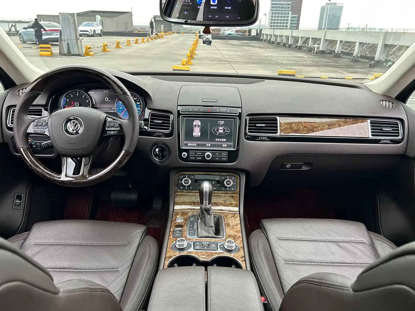 Volkswagen Touareg 2017 3.0TSI Explorer Edition фото 8