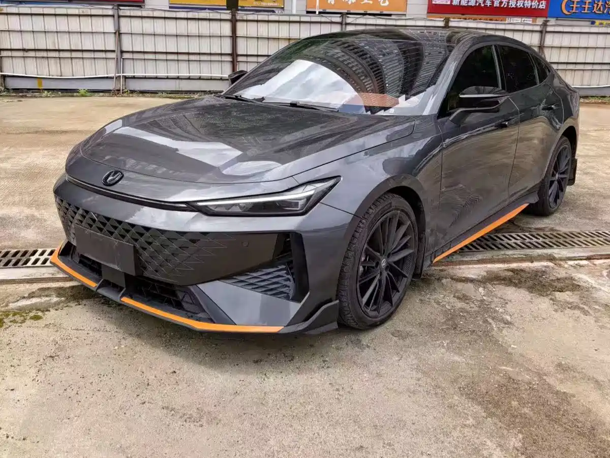 Changan UNI-V 2024 1.5T Deluxe Sport