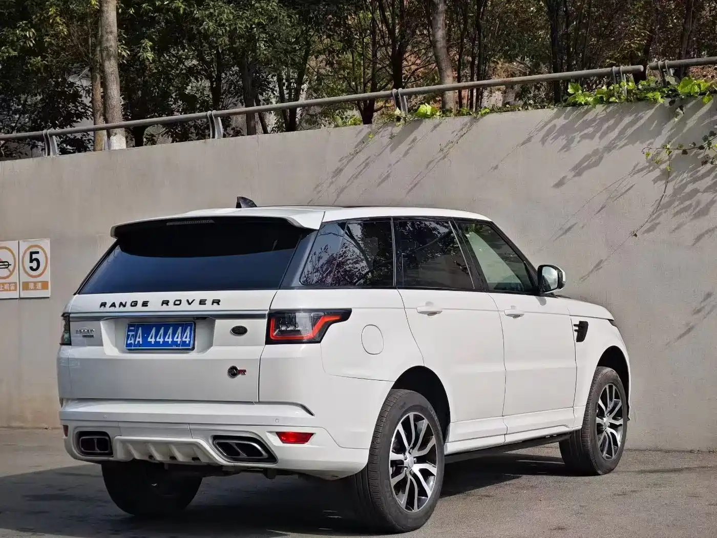 Land Rover Range Rover Sport 2017 3.0 SC V6 HSE фото 9