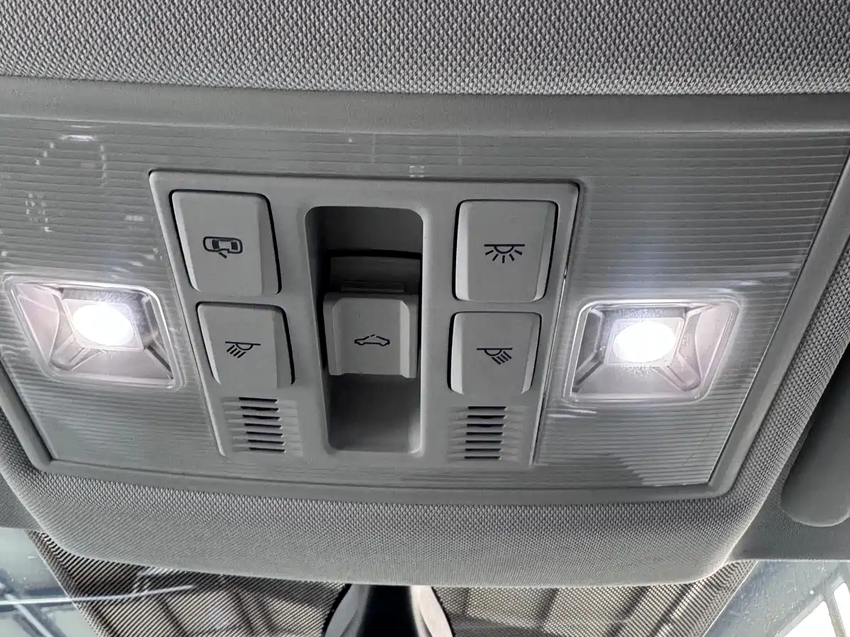 Volkswagen Lavida 2023 280TSI DSG Starlight Comfort Edition фото 17