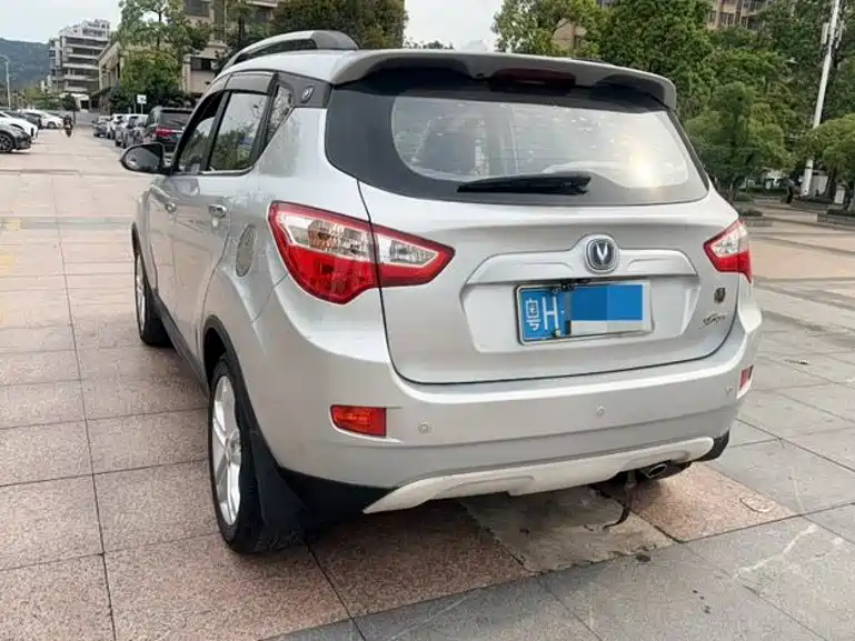 Фото 5 - Changan CS35