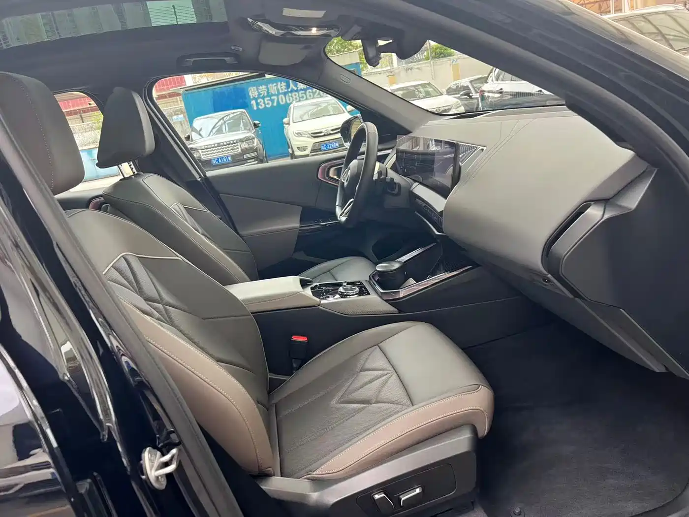 BMW X3 2025 xDrive30L Premium Model M Sport Black Package фото 7