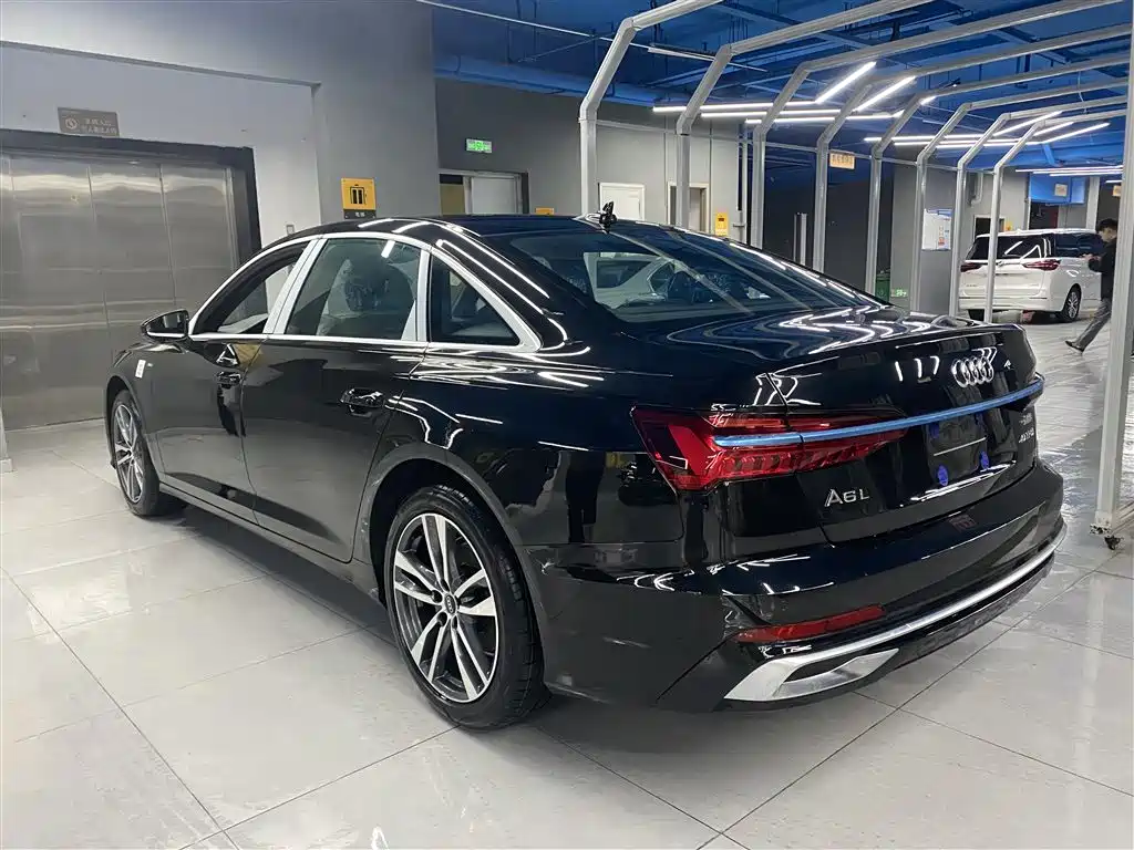 Audi A6L 2025 40 TFSI Luxury Sport фото 9