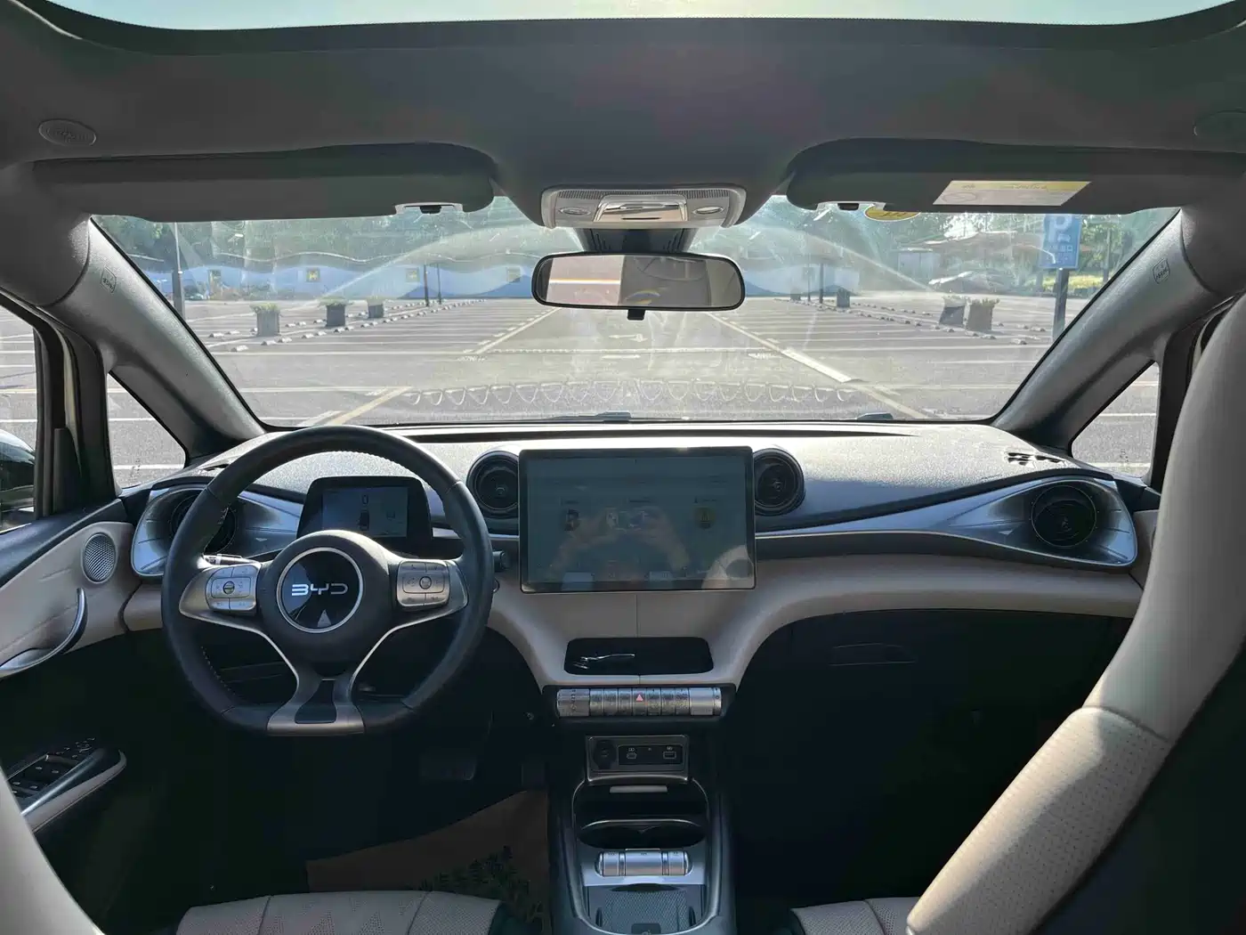 BYD Dolphin 2024 Glory Edition 420km Fashion Edition фото 6