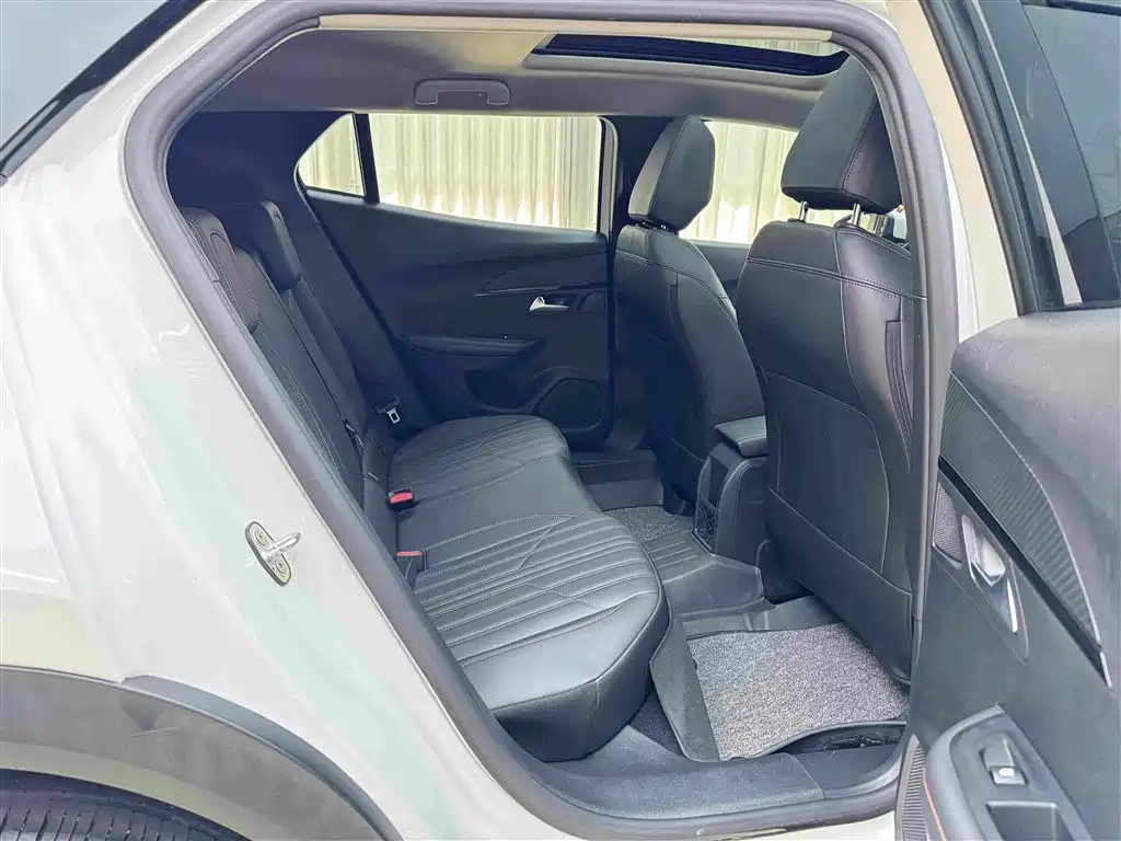 Peugeot 2008 2023 2022 230THP THE ONE