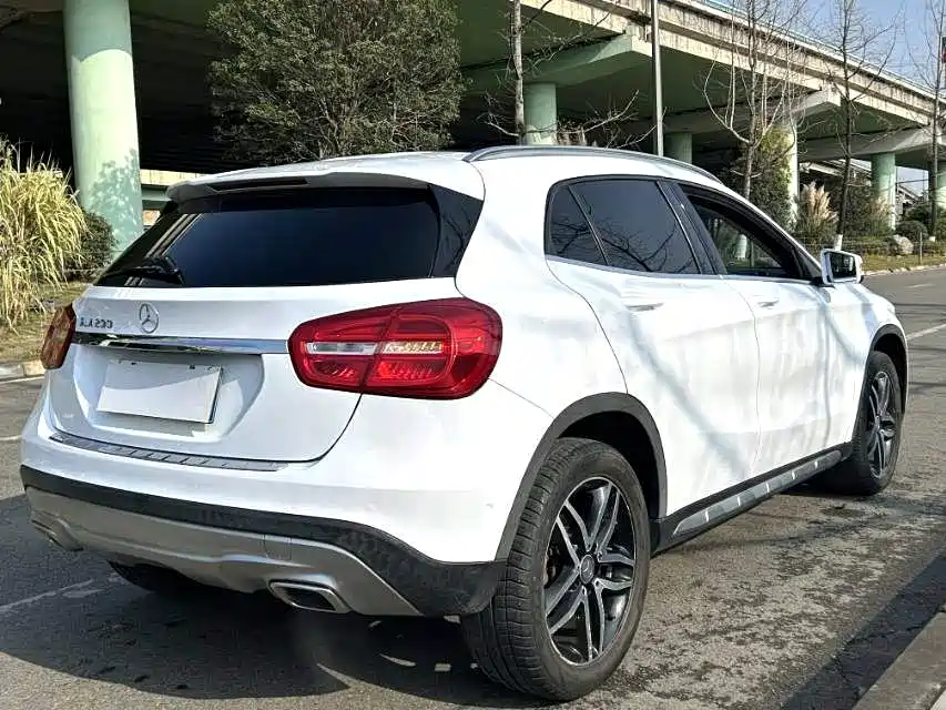 Mercedes-Benz GLA 2016 GLA 220 4MATIC Fashion фото 7