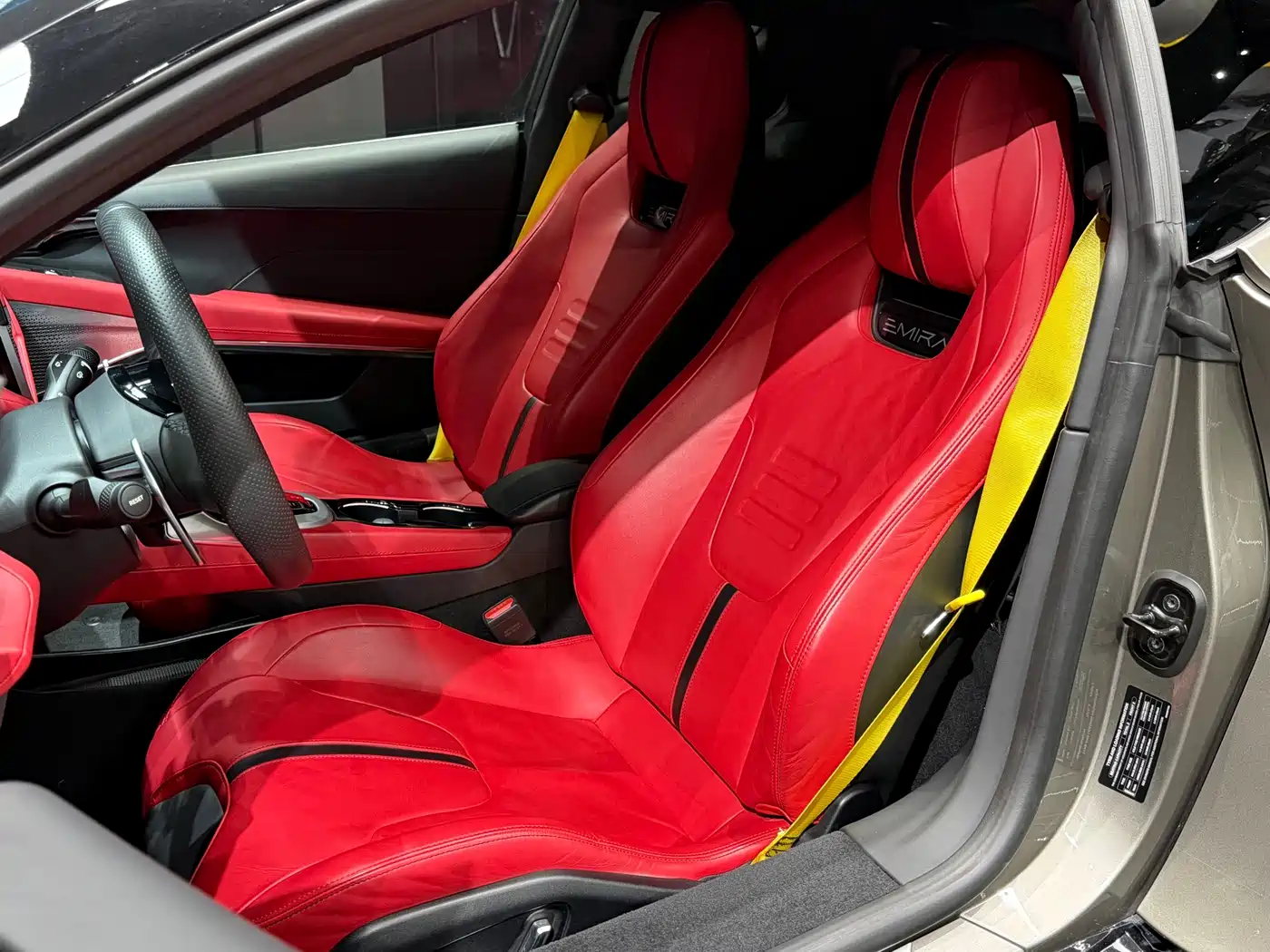 Lotus Cars EMIRA 2021 2.0T DCT First Edition фото 8
