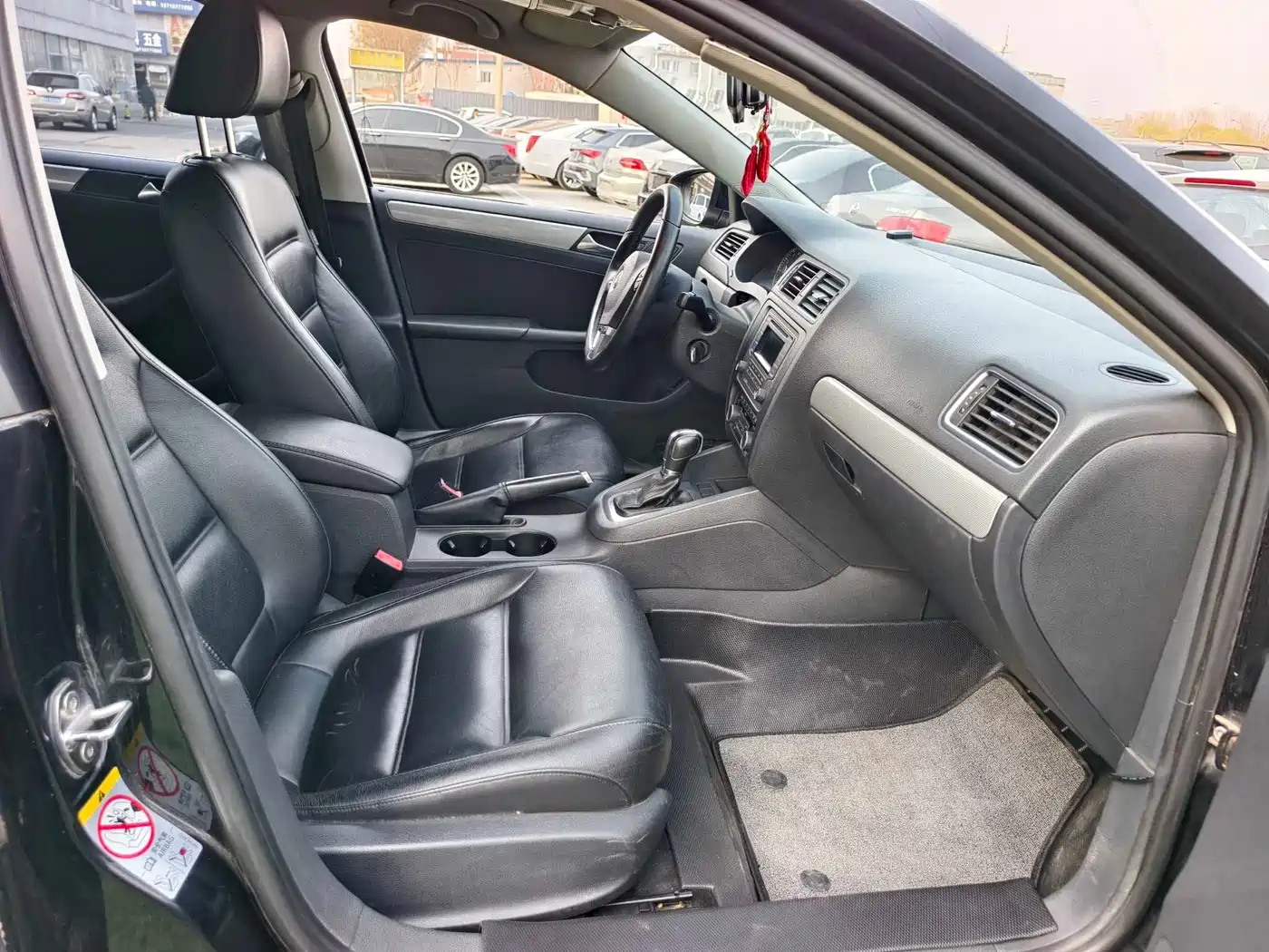 Volkswagen Sagitar 2012 1.4TSI Automatic Luxury фото 18