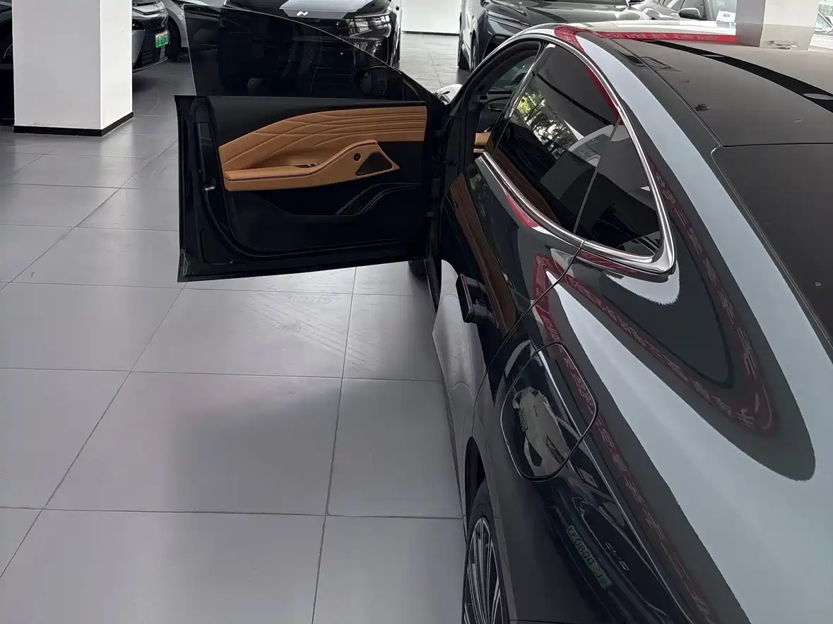Geely Galaxy Galaxy Xingyao 8 2025 2025 Model 130km EM-i Flagship Edition