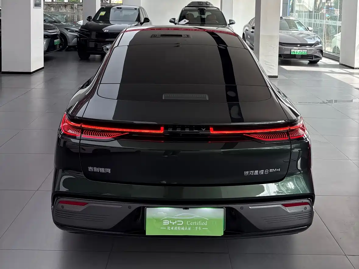 Geely Galaxy Galaxy Xingyao 8 2025 2025 Model 130km EM-i Flagship Edition