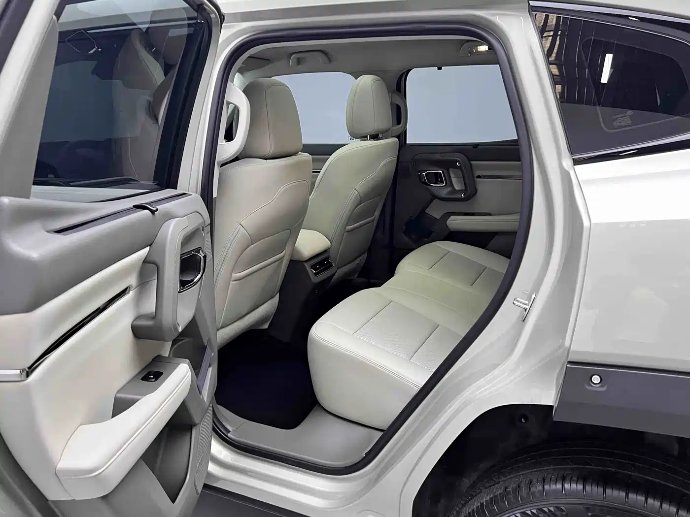 Haval Second-Generation Big Dog New Energy 2025 Hi4 145km Premium Edition фото 7