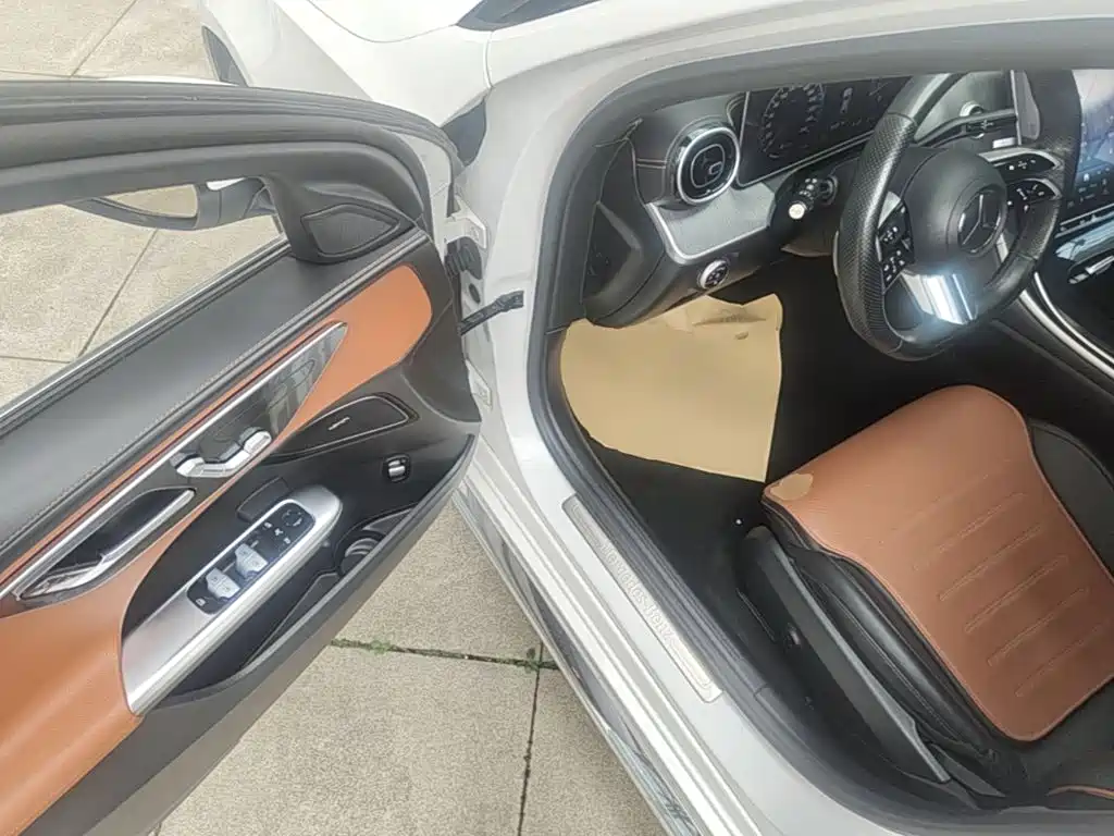 Фото 16 - Mercedes-Benz C-Class