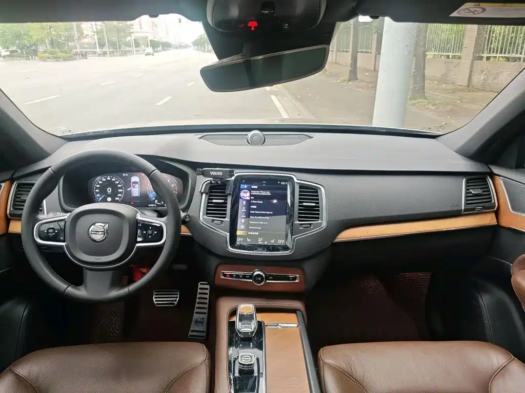 صورة 5 - Volvo XC90