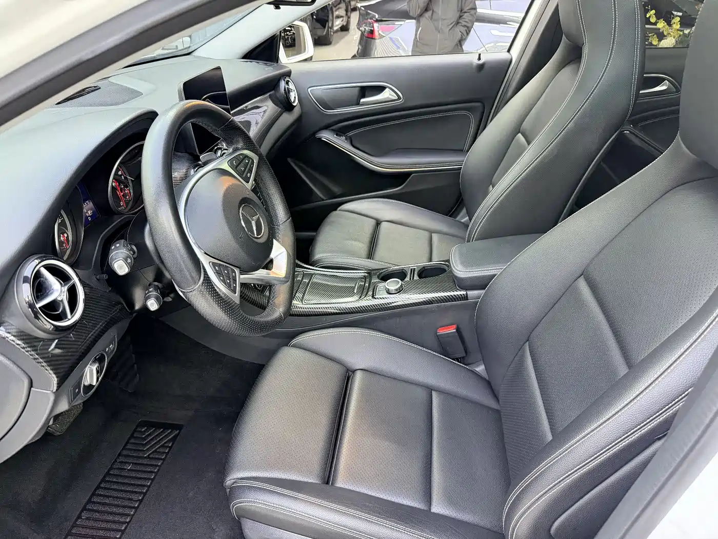 Mercedes-Benz GLA 2018 GLA 200 Dynamic фото 20