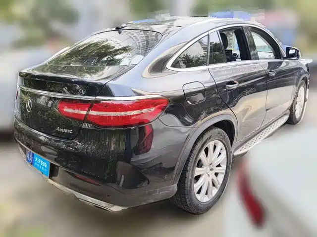 Mercedes-Benz GLE Coupe 2015 GLE 320 4MATIC Coupe SUV — фото 2
