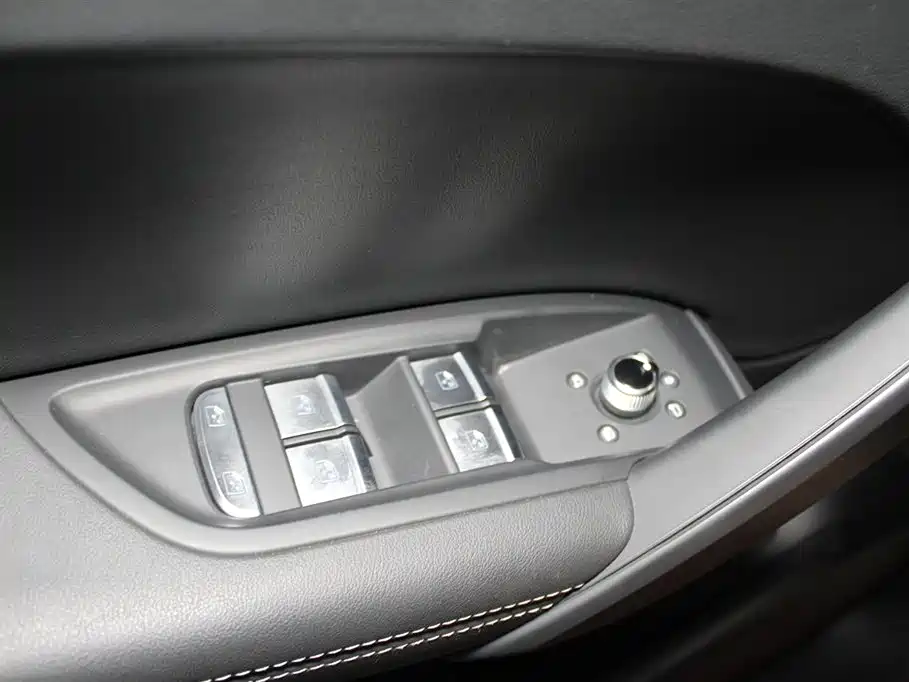 Audi Q5L Sportback 2024 40 TFSI Fashion Version фото 14