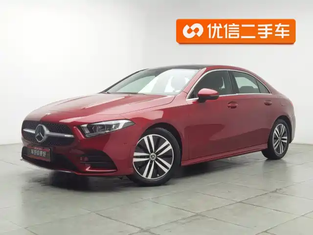 Mercedes-Benz A-Class 2019 A 180 L Sport Sedan — фото 1