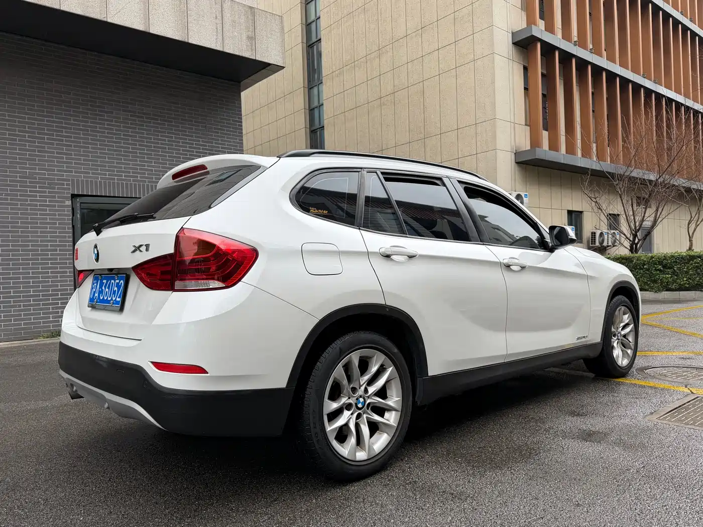 BMW X1 2015 Model sDrive18i Fashion Advanced Edition фото 17