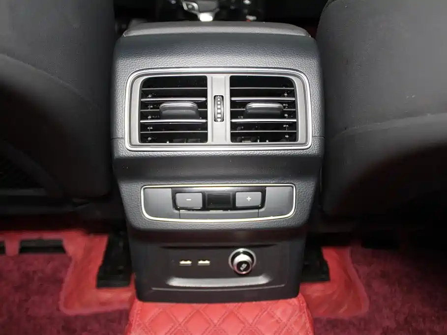 Audi Q5L Sportback 2024 40 TFSI Fashion Version фото 10