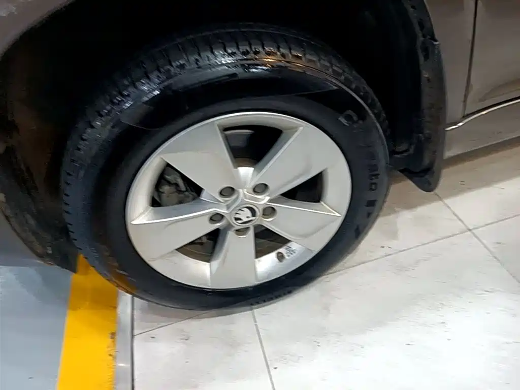 Škoda Yeti 2016 1.4TSI DSG Forward Edition фото 22