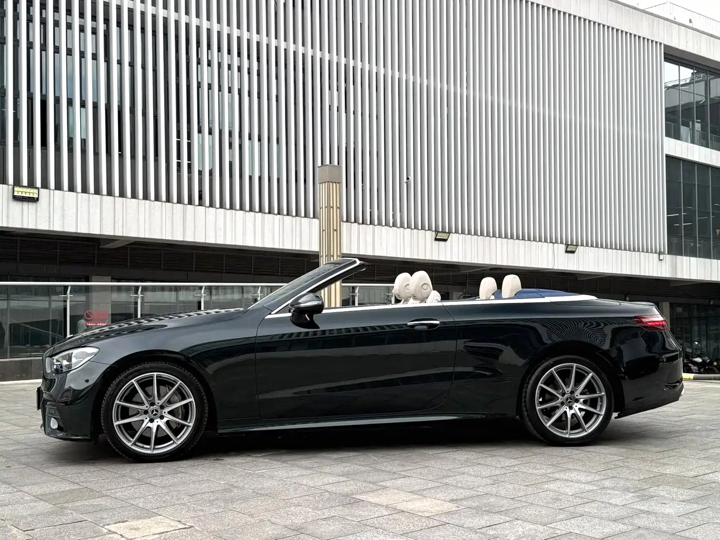 Mercedes-Benz E-Class (Import) 2023 E 260 Convertible Coupe фото 7