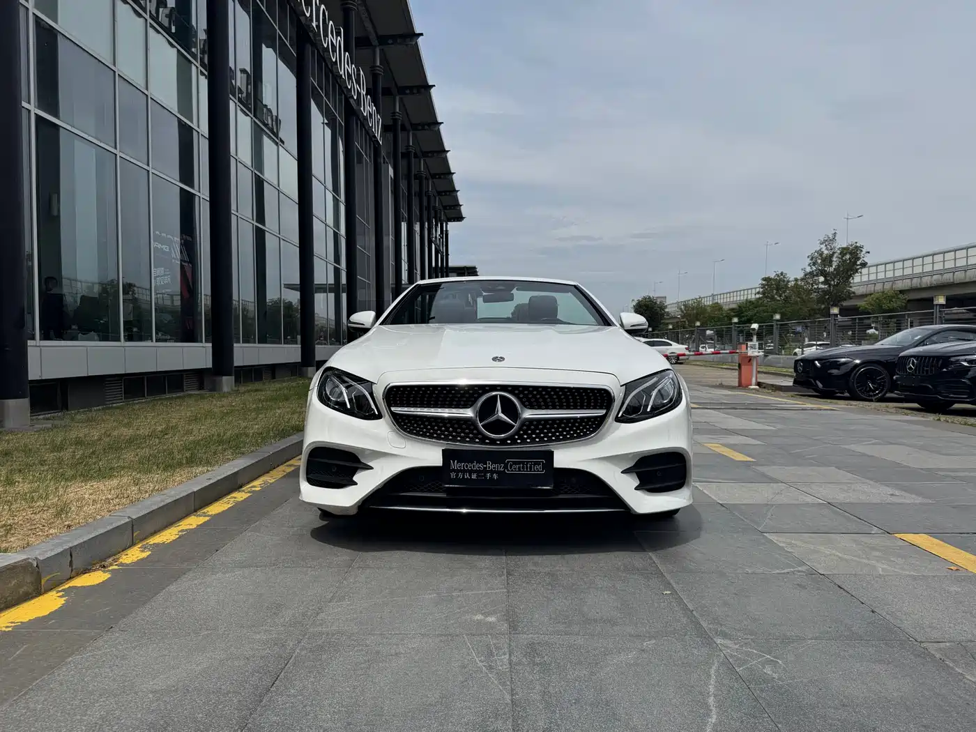 Mercedes-Benz E-Class (Import) 2018 E 200 4MATIC Convertible Coupe фото 7