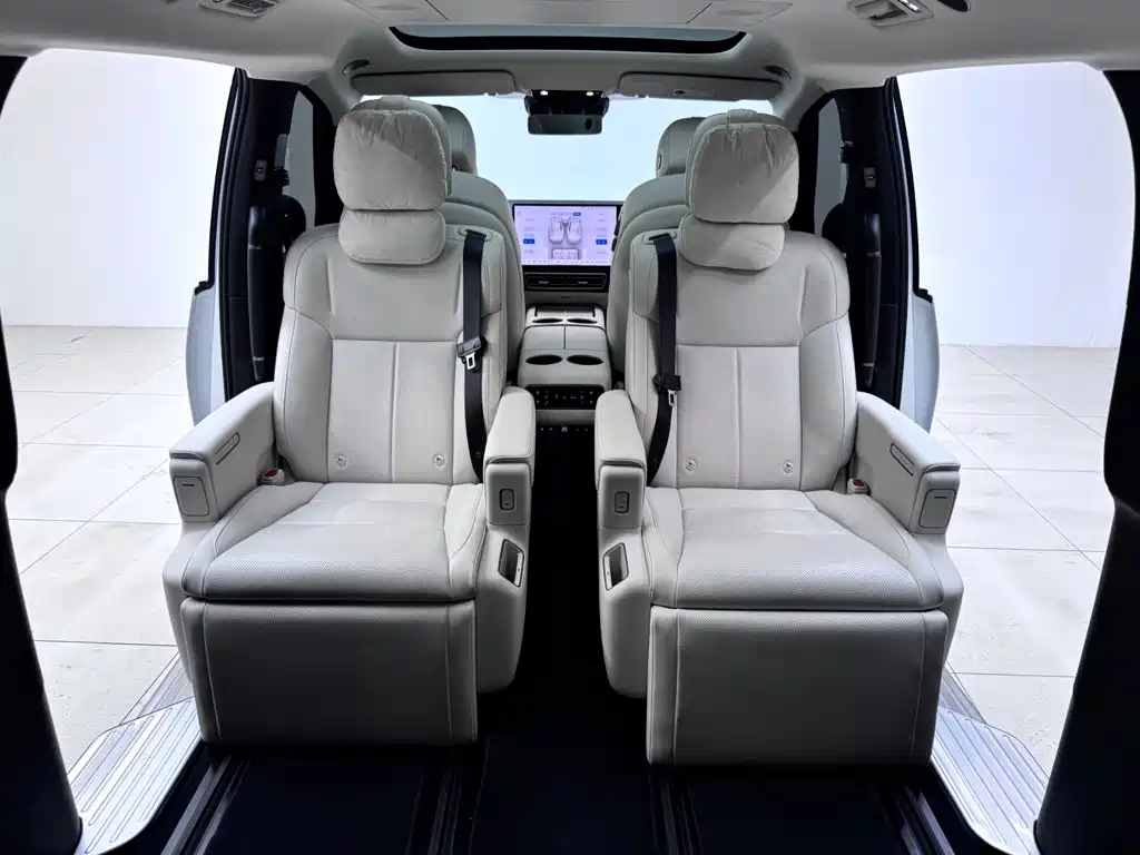 Li Auto MEGA 2025 2025 Model Home Family Special Edition
