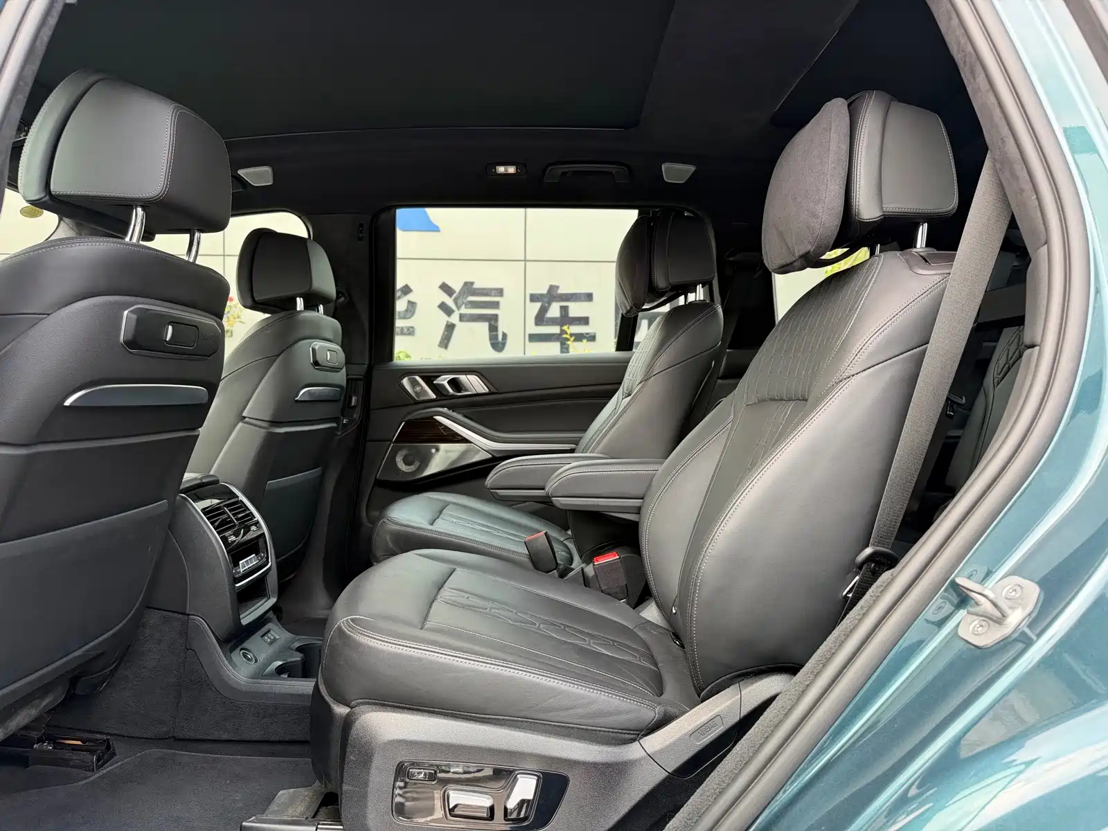 Photo 14 - BMW X7