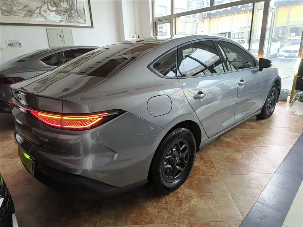 BYD Hai Bao 05 DM-i 2025 DM-i Smart Drive Edition 55KM Luxury фото 7
