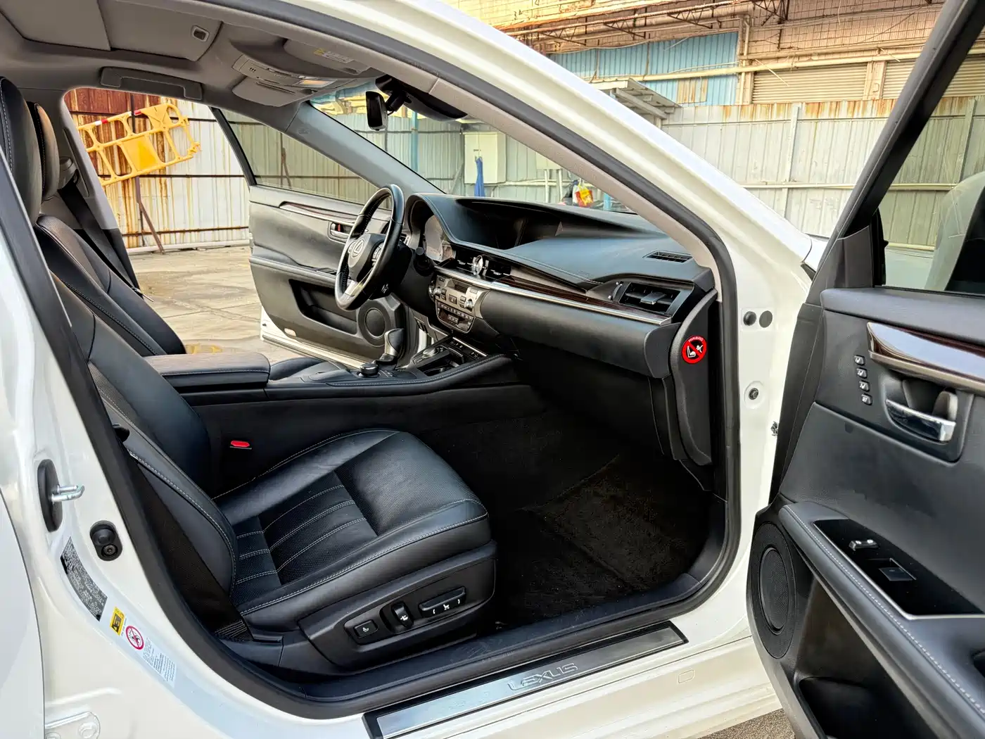 Фото 7 - Lexus ES