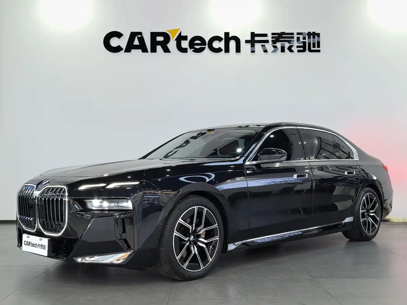 BMW 7 Series 2023 Model 735Li M Sport Package фото 11