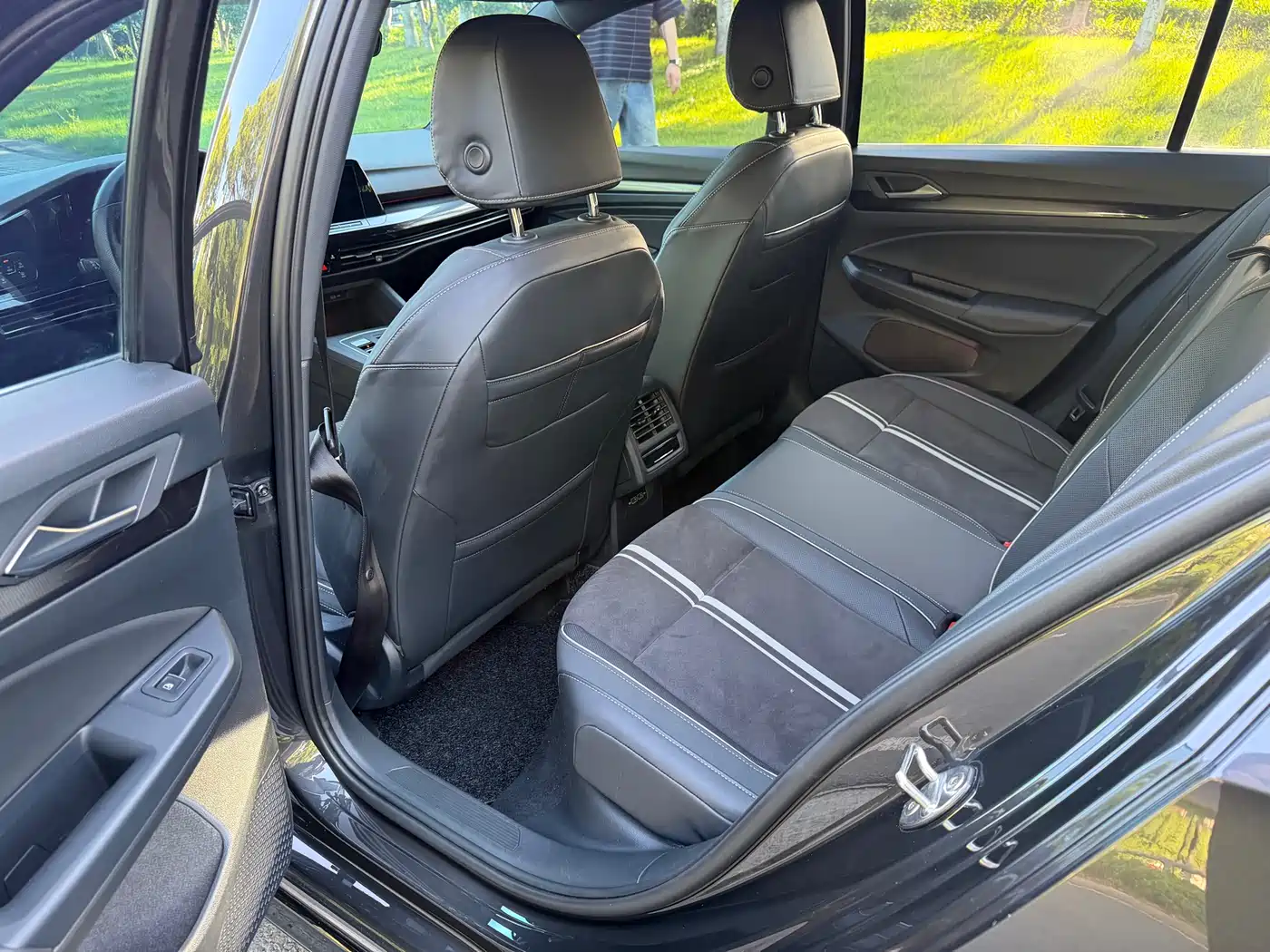 Volkswagen Golf 2021 280TSI DSG R-Line фото 10