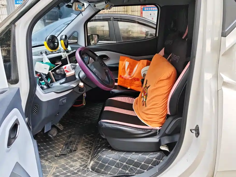 Photo 8 - Baojun E200