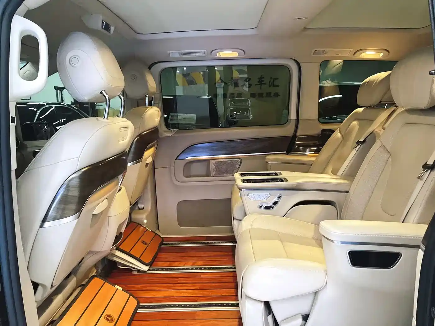 Mercedes-Benz V-Class 2020 Model V 260 L Long Wheelbase Luxury фото 11