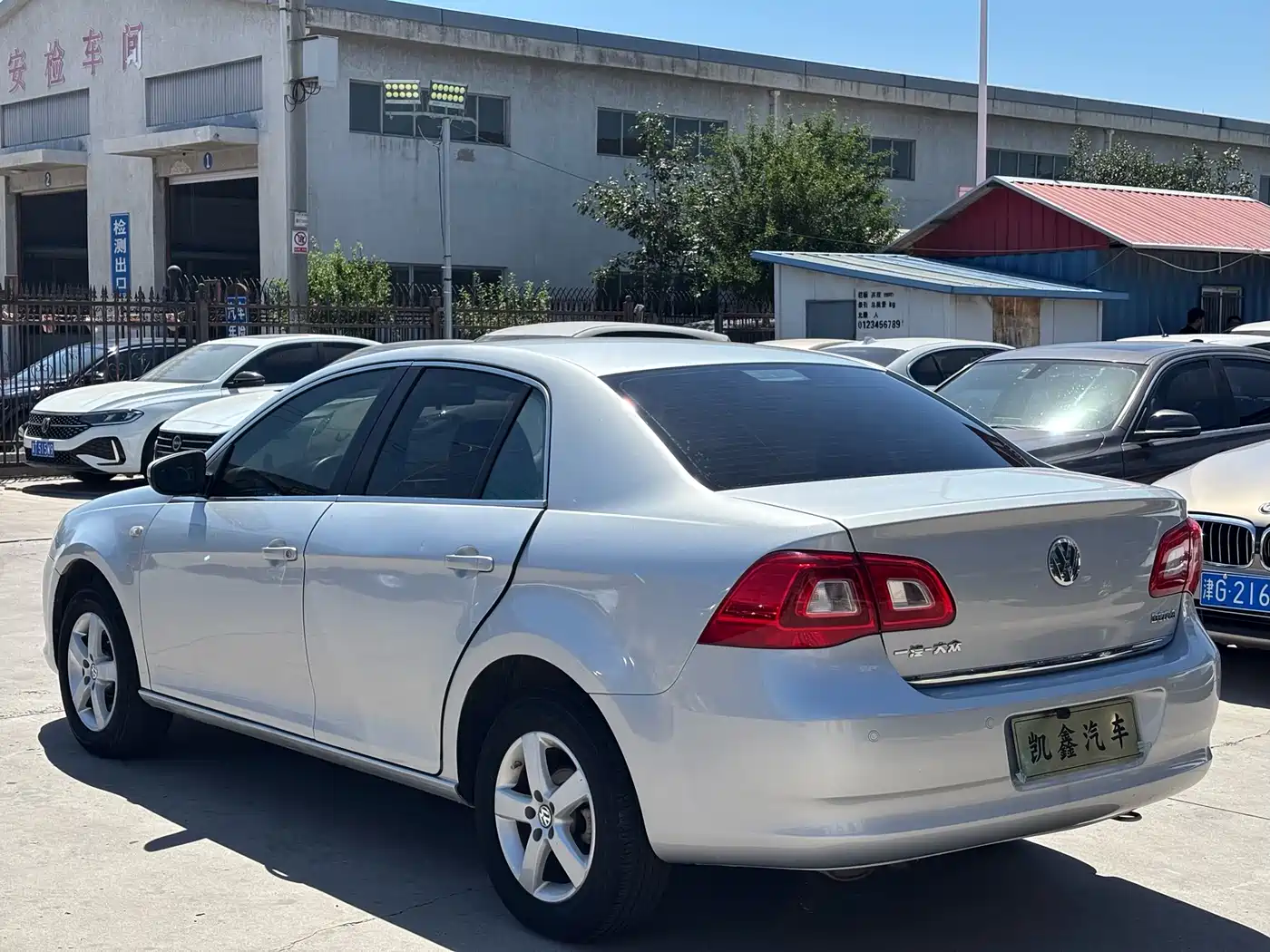 Volkswagen Bora 2011 1.6L Automatic Comfort фото 6