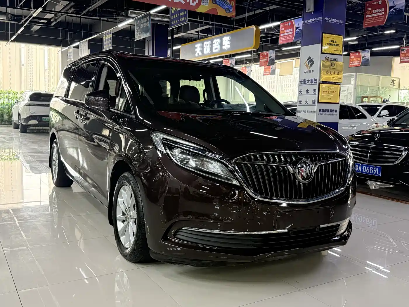 Buick GL8 2017 ES 28T Comfort Type China V фото 3