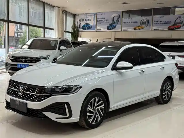 Volkswagen Lavida Рестайлинг, 1.5L, автомат, Звёздное небо, 5 млн