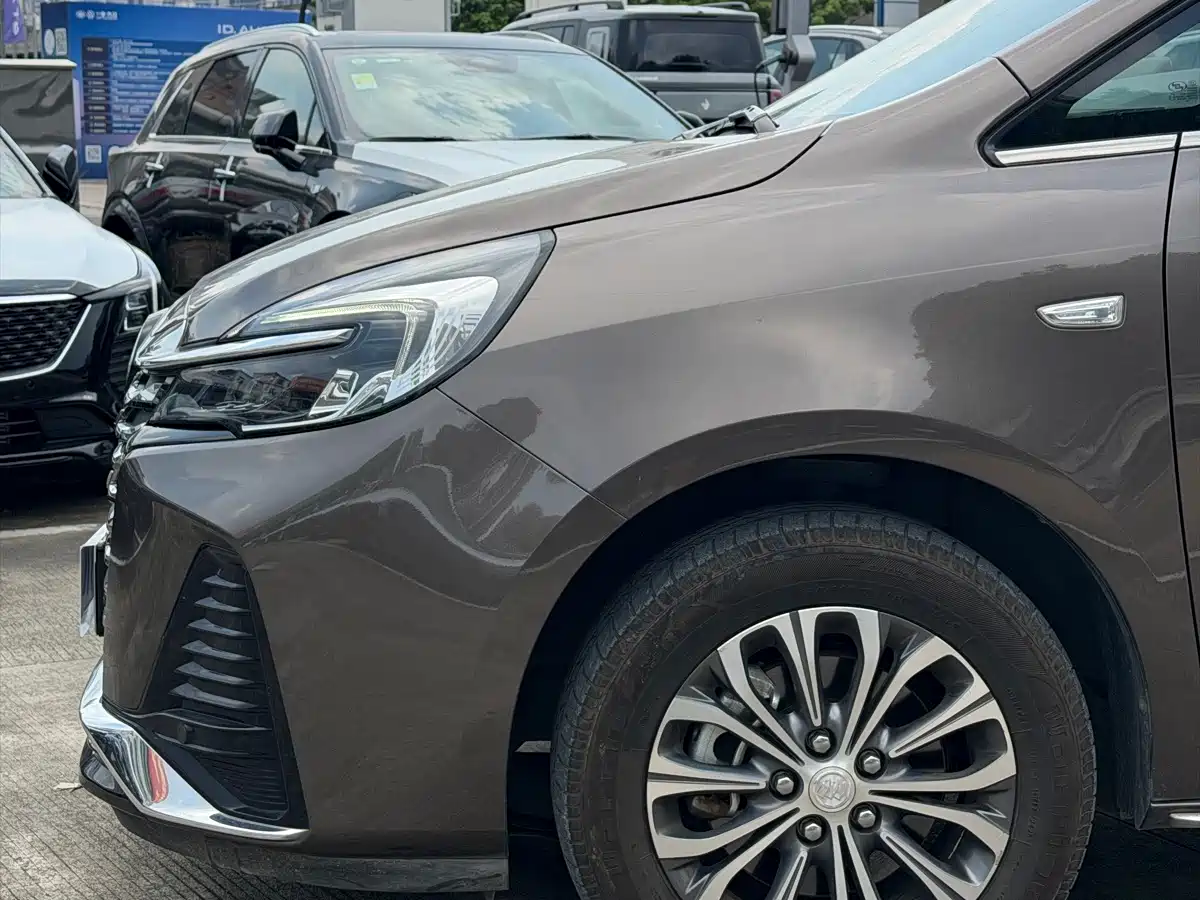 Фото 6 - Buick GL8