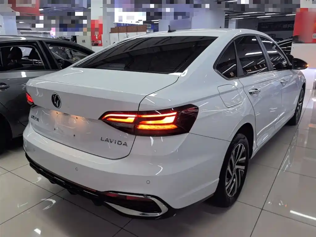 Volkswagen Lavida 2024 Model 1.5L Automatic Starlight 5 Million Edition фото 7