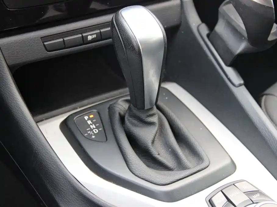 BMW X1 (Import) 2012 sDrive18i Luxury фото 16