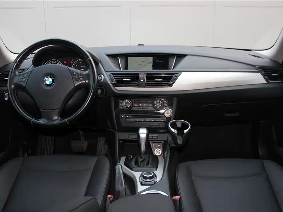 BMW X1 (Import) 2012 sDrive18i Luxury фото 9