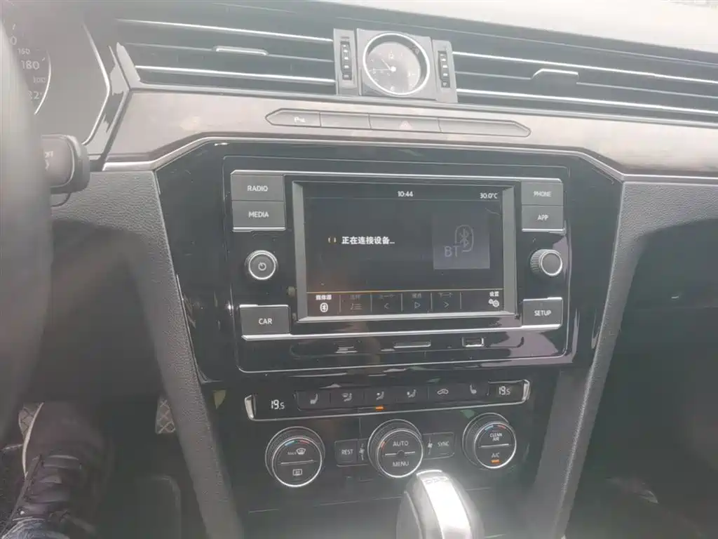 Volkswagen Magotan 2018 330TSI DSG Luxury фото 13