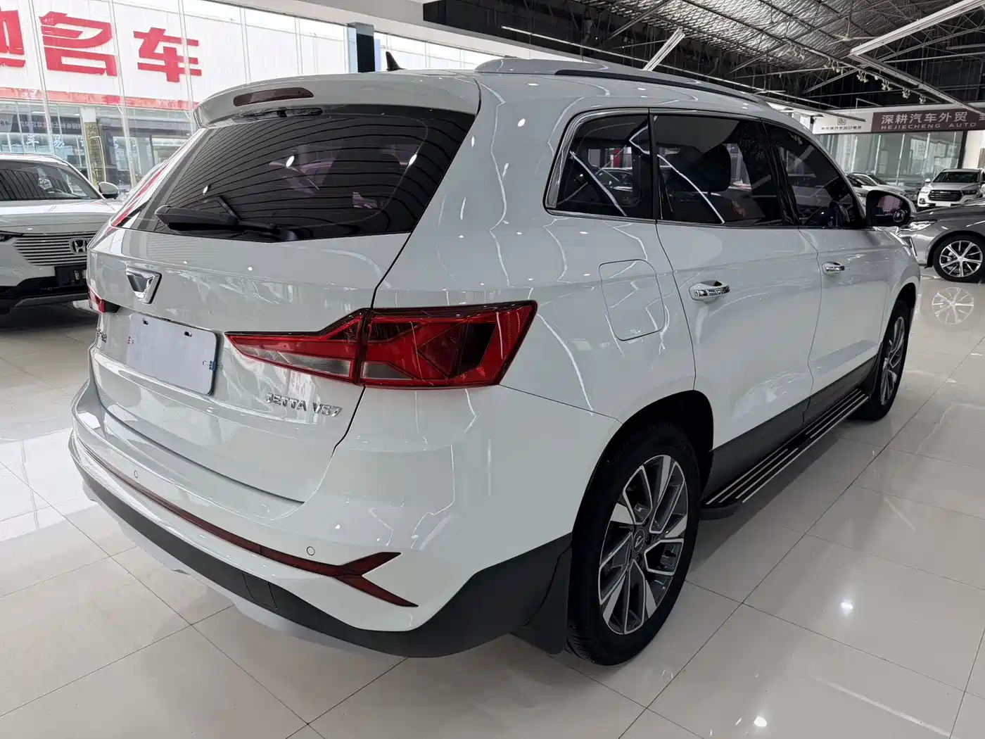 Photo 15 - Jetta VS7