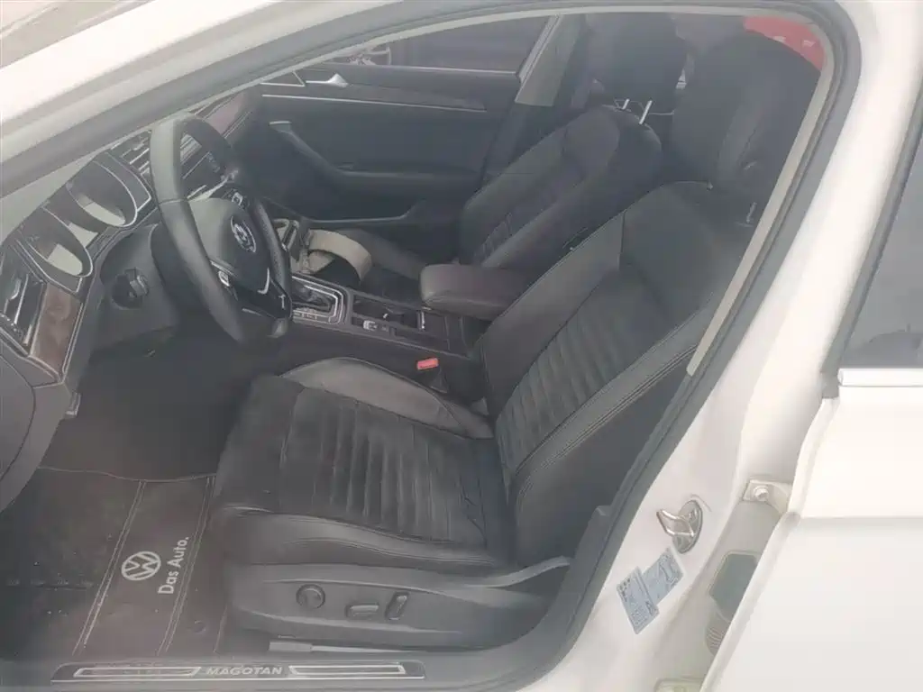 Volkswagen Magotan 2018 330TSI DSG Luxury фото 15