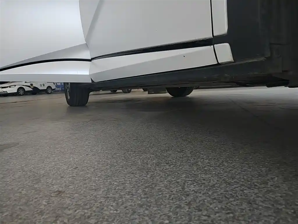 BYD Dolphin 2024 Glory Edition 420km Fashion Edition фото 19