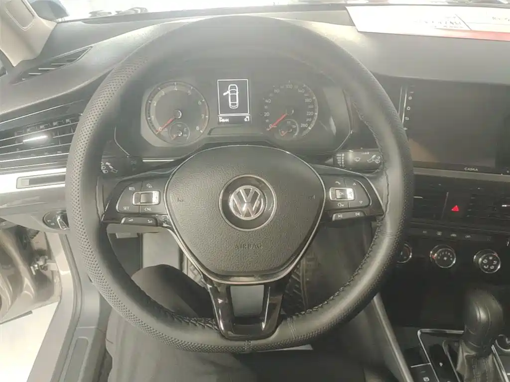 Volkswagen Bora 2019 1.5L Automatic Comfort Type фото 11