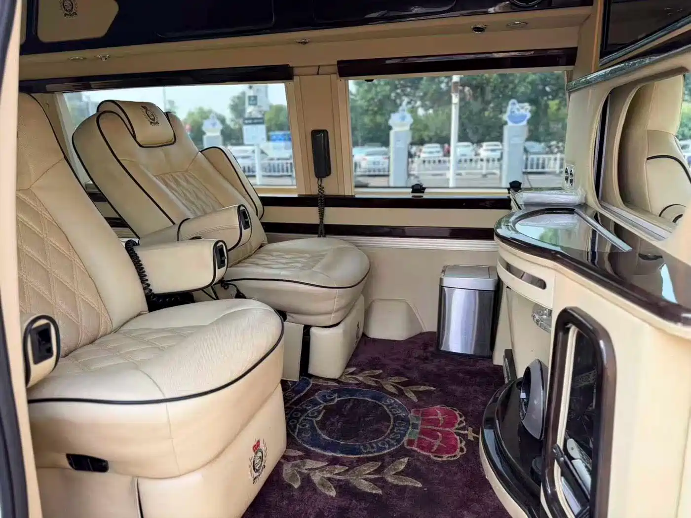 Ford E350 2013 2011 5.4L Standard Yacht Edition