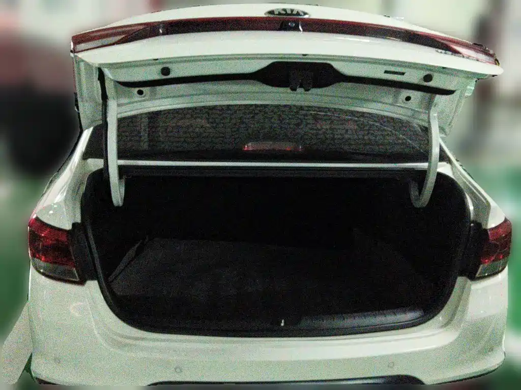 Kia K2 2017 2017 Sedan 1.4L AT GLS